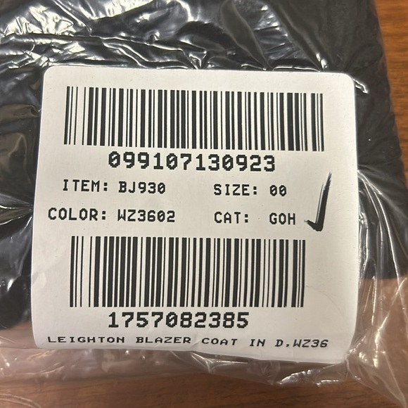 J Crew BLACK Leighton blazer-jacket in double-faced wool
Item BJ930 - Picture 7 of 7